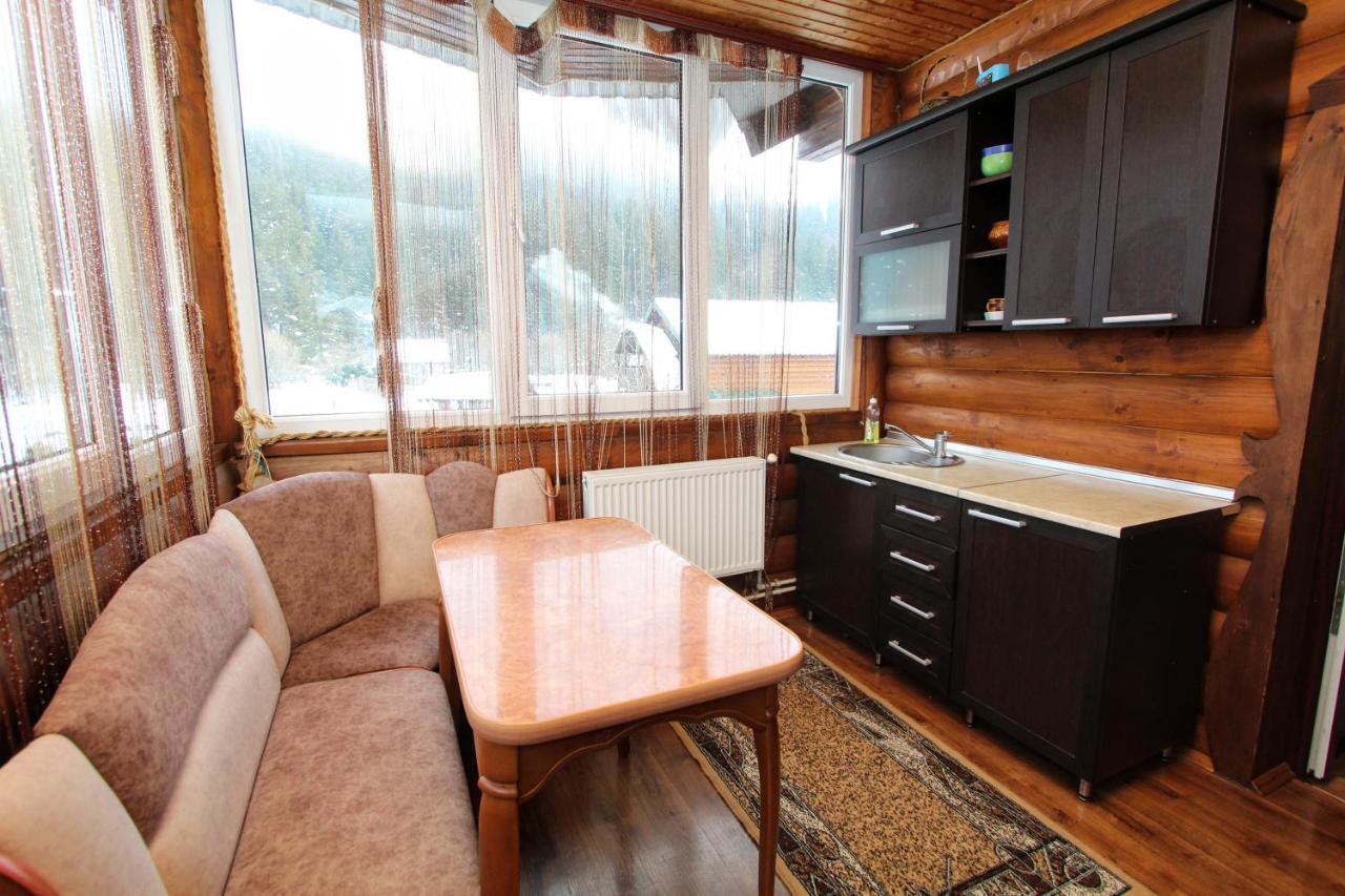 Appartement Complex "Shum Lisu" à Tatariv Extérieur photo